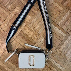 Marc Jacobs cream and black camera bag - like new